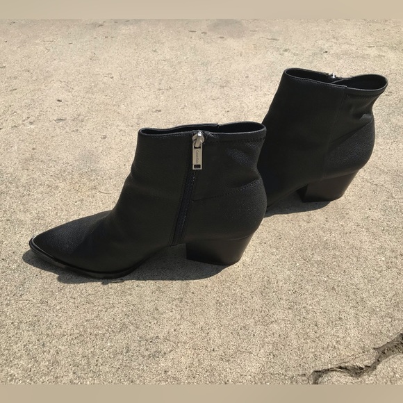 Calvin Klein Jeans Narice Stretch Pebble Booties - Picture 6 of 11